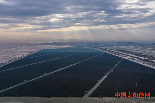 种太阳儿歌浙江省内规模最大的海涂光伏发电项目正式投运